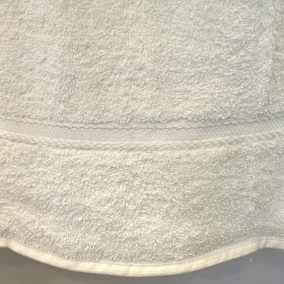 SALE! NEW Off-White Bath Towels, Bath, Hand & Face, Set for 2! - Picture 10 of 12